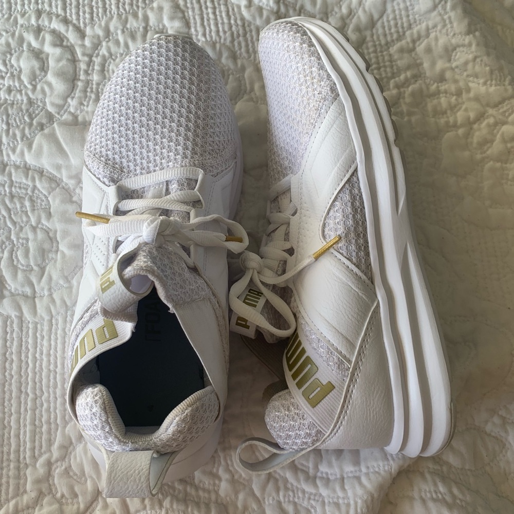 White puma sneakers